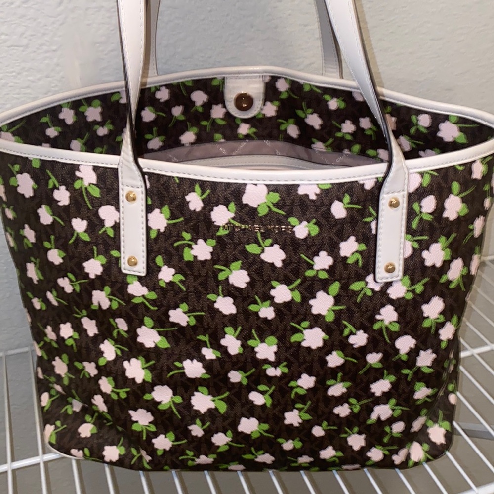 Micheal Kors tote bag !